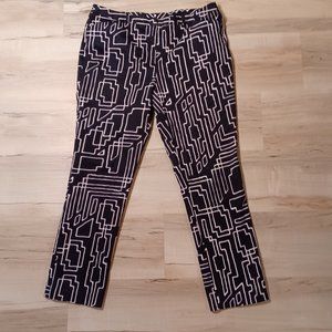 Pants Worthington clam diggers black and white with pattern -size 6-